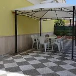 Casa Zara Con Patio E Bbq, A Pochi Minuti Dal Mare *