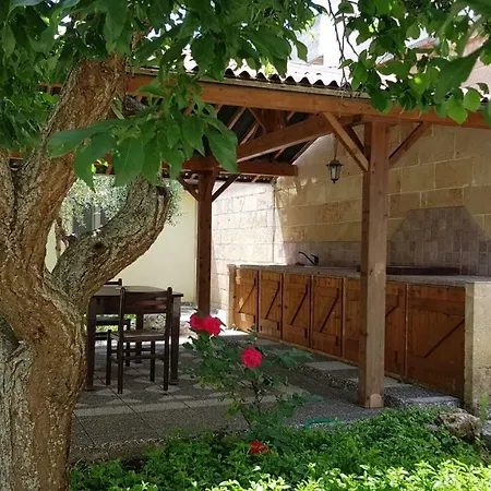 Casa Zara Con Patio E Bbq, A Pochi Minuti Dal Mare