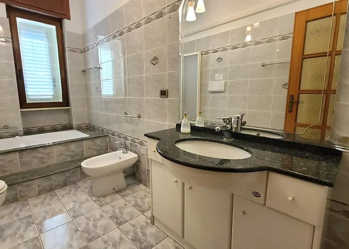 Casa Zara Con Patio E Bbq, A Pochi Minuti Dal Mare Apartamento