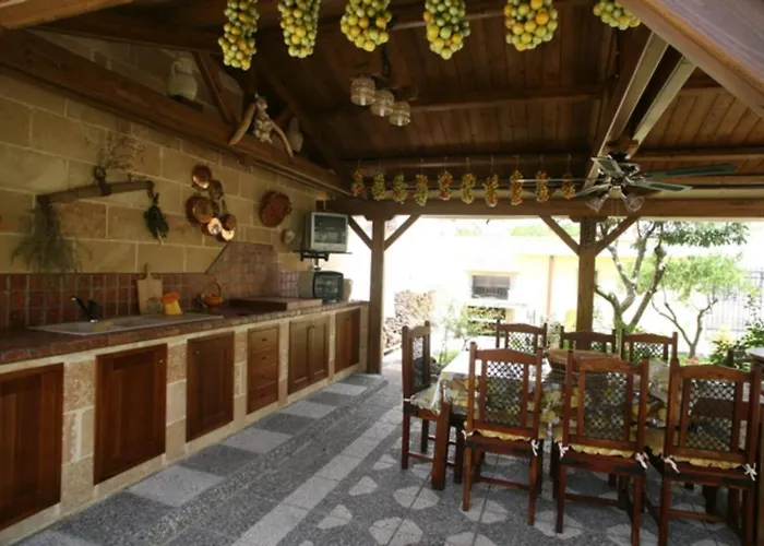 Casa Zara Con Patio E Bbq, A Pochi Minuti Dal Mare Apartamento