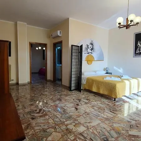 Casa Zara Con Patio E Bbq, A Pochi Minuti Dal Mare Apartment *