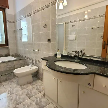 Casa Zara Con Patio E Bbq, A Pochi Minuti Dal Mare Appartement