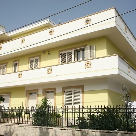 Apartment Casa Zara Con Patio E Bbq, A Pochi Minuti Dal Mare Presicce